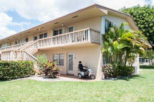 204 Coventry I West Palm Beach, FL 33417
