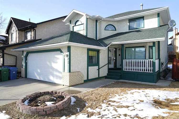 123 Scurfield Place NW Calgary, AB T3L 1T1