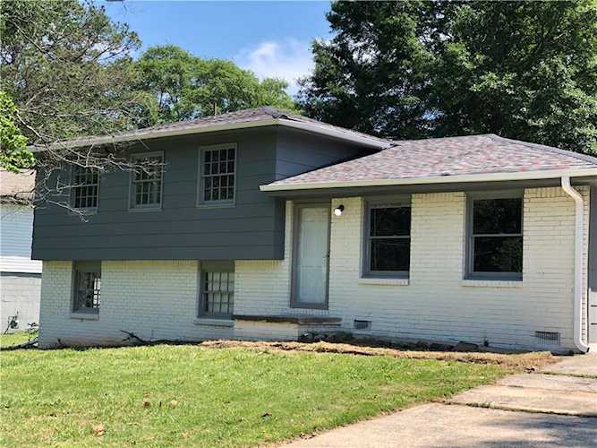 2813 Randy Ct Ellenwood, GA 30294