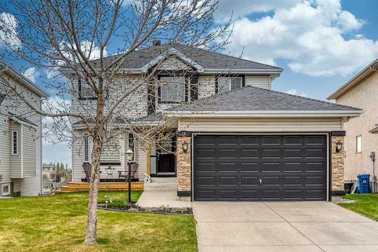 13 Edgebrook Landing NW Calgary, AB T3A 5M8
