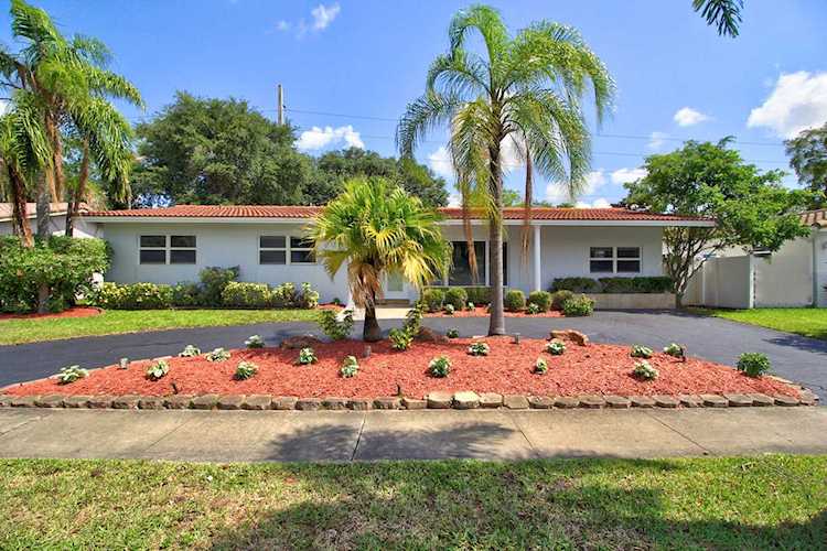 3351 N 41 Court Hollywood, FL 33021