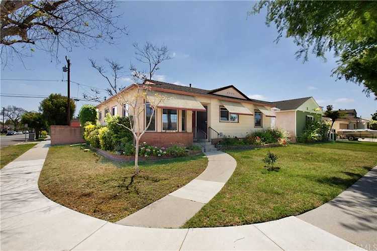 3692 Hackett Ave Long Beach, CA 90808