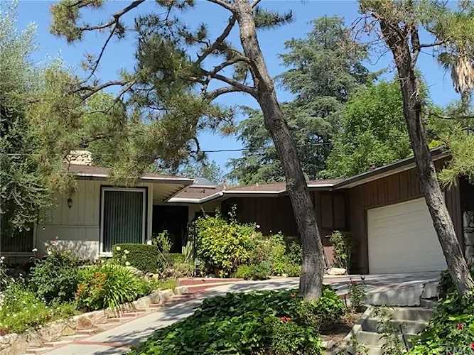 4430 Natoma Ave Woodland Hills, CA 91364