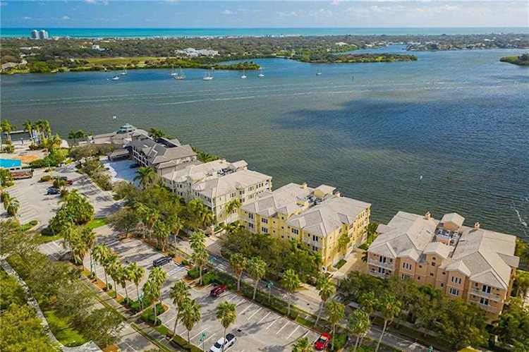 Homes For Sale In Vero Beach, 7 Royal Palm Pointe Vero Beach 32960, MLS 240415 Photo 1