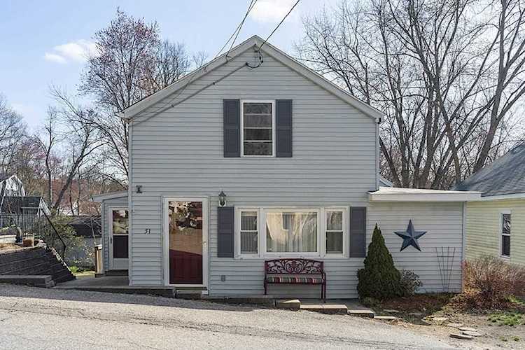 51 Camden St Dracut, MA 01826