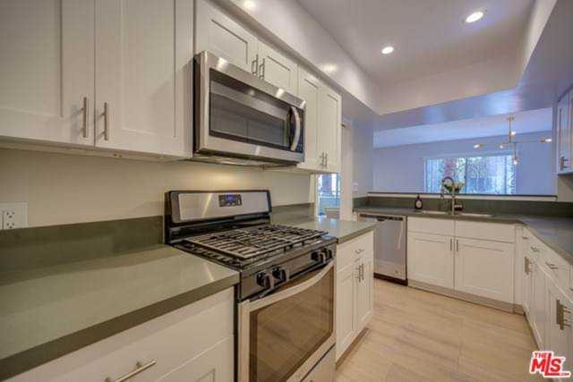 6744 Hillpark Dr #308 Los Angeles, CA 90068