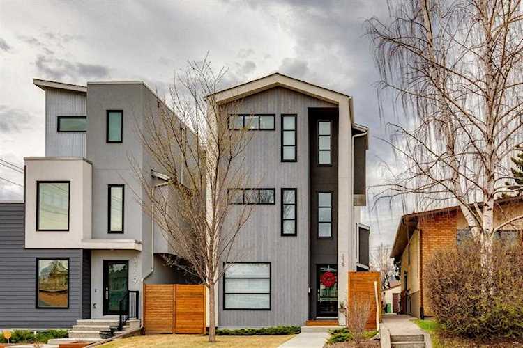 139 31 Ave NE Calgary, AB T2M 2P1