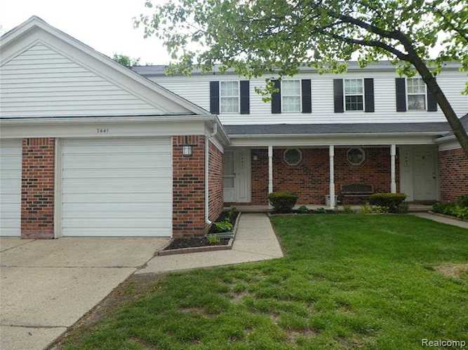 7441 N Kingston Ct Westland, MI 48185 | MLS 2210033648 Photo 1
