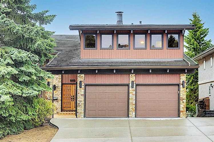 919 Edgemont Rd Calgary, AB T3A 2J1