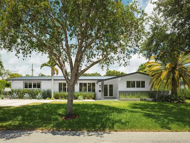 7325 SW 134th Ter Pinecrest, FL 33156