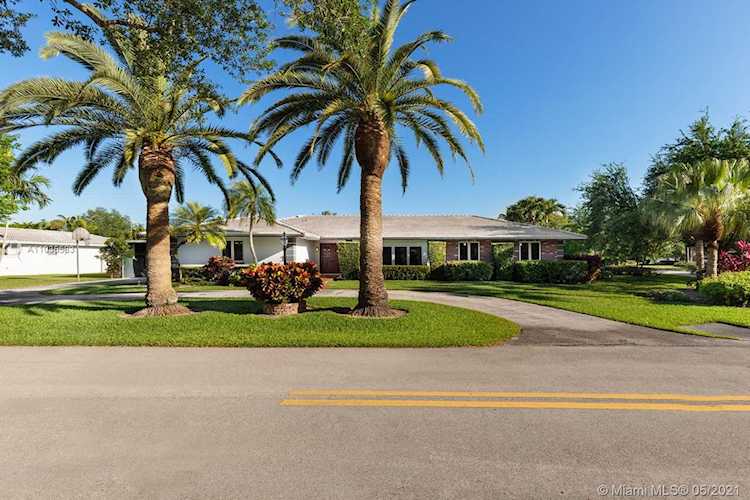 7005 SW 109th Ter Pinecrest, FL 33156