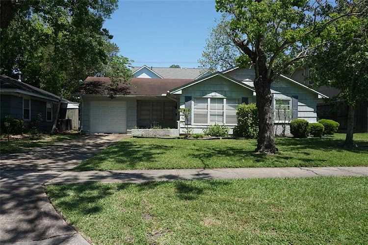 5232 Mimosa Dr Bellaire, TX 77401