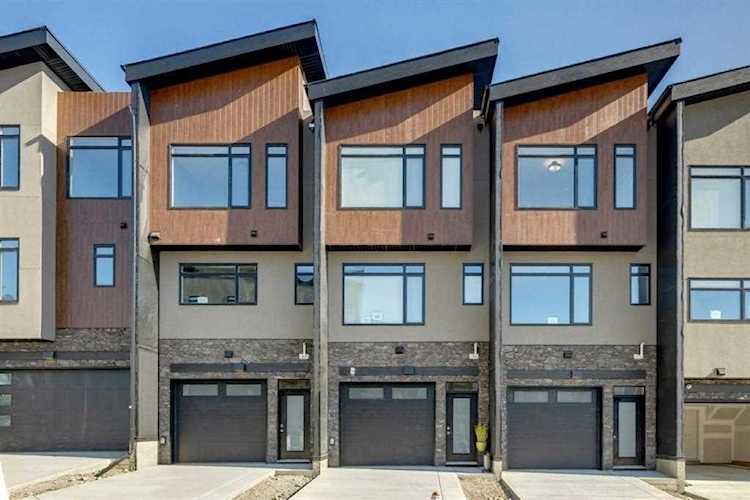 50 Royal Elm Green NW Calgary, AB T3G 0G8