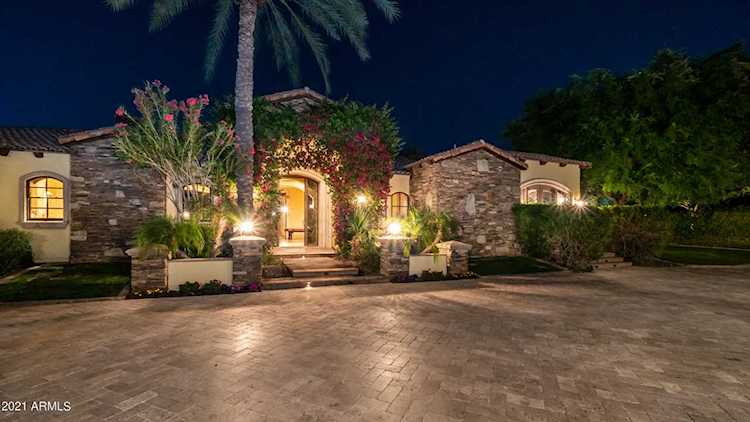 4626 N Borgatello Lane Phoenix, AZ 85018