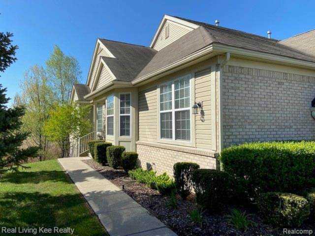 1374 Alameda Blvd Troy, MI 48085 | MLS 2210033541 Photo 1
