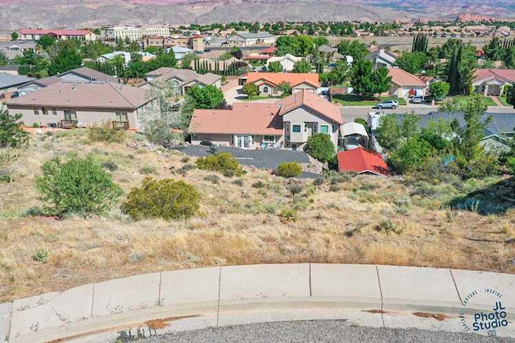 2523 W Spilsbury CT #3-B Hurricane, UT 84737