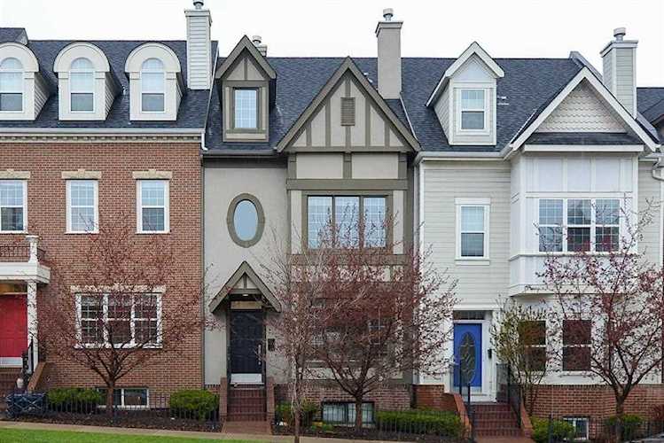 175 Ypres Green SW Calgary, AB T2T 6M3