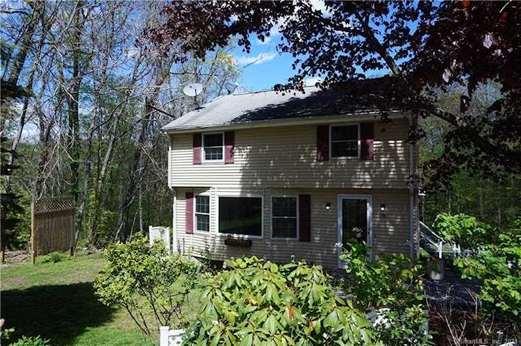 76 Pamela Avenue Groton, CT 06340
