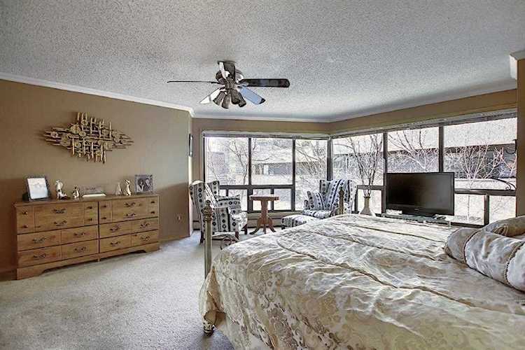 320 Meredith Rd NE #806 Calgary, AB T2E 5A6