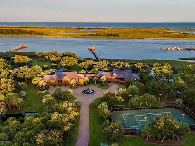 7422 Sea Lilly Lane Wilmington, NC 28409