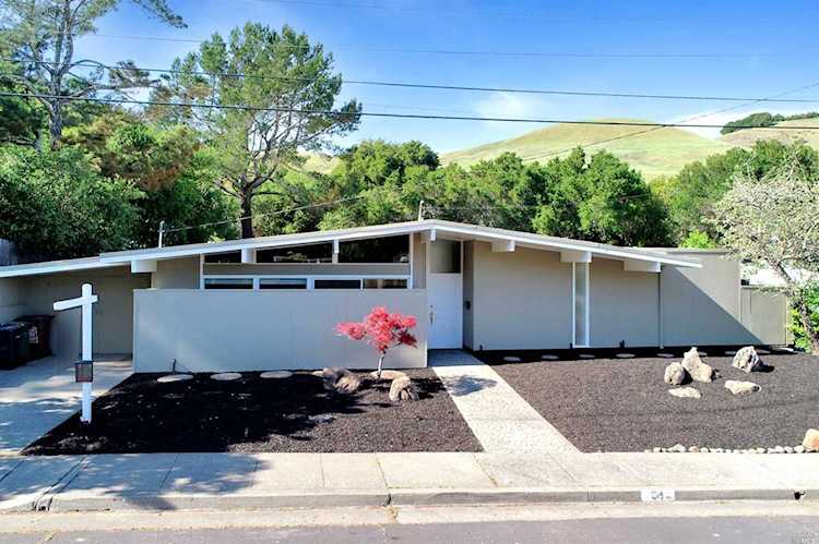 94 De La Guerra Road San Rafael, CA 94903
