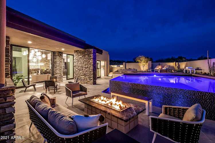 10381 E Loving Tree Lane Scottsdale, AZ 85262