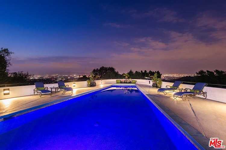 15105 Mulholland Dr Los Angeles, CA 90077
