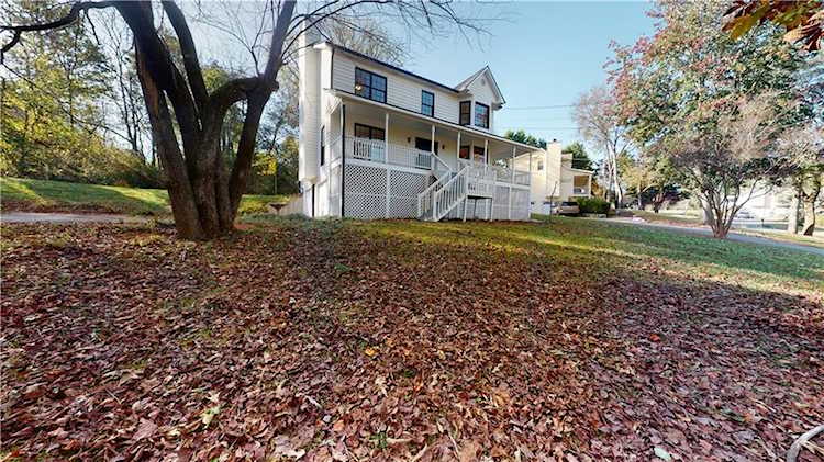 2010 Meadows Dr Woodstock, GA 30188