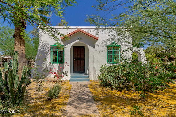 2117 N 24th Place Phoenix, AZ 85008
