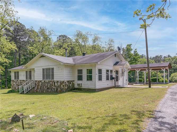 133 Crest Ln Thomaston, GA 30286
