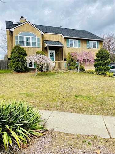 83 Zachariah Place Warwick, RI 02889