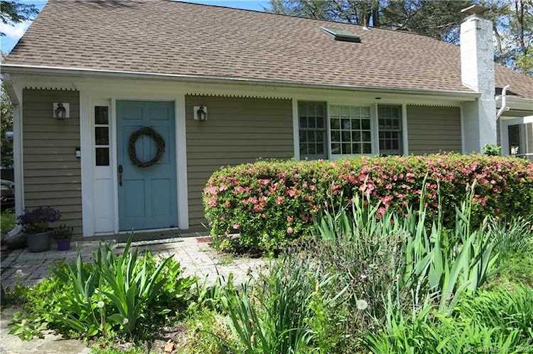 2196 North Benson Road Fairfield, CT 06824