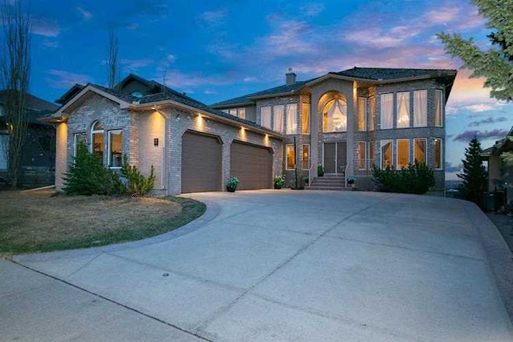 99 Arbour Vista Rd NW Calgary, AB T3G 5G3