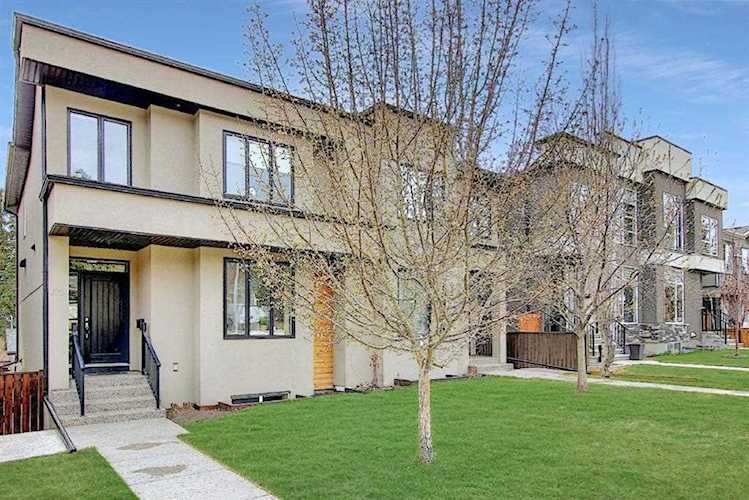 4729 22 Ave NW Calgary, AB T3B 0Y2
