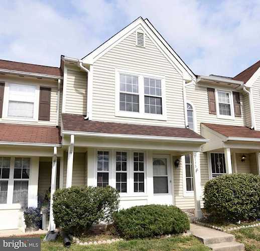 8773 Village Green Ct Alexandria, VA 22309