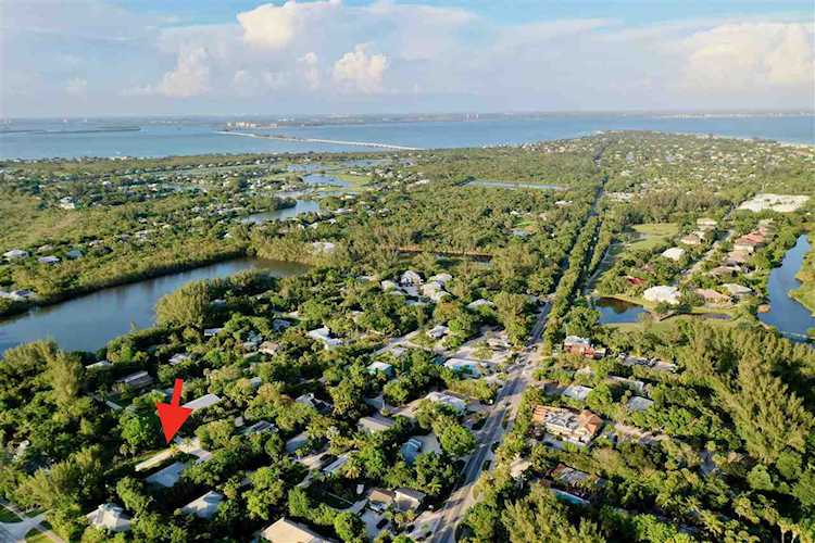 915 Palm St Sanibel, FL 33957