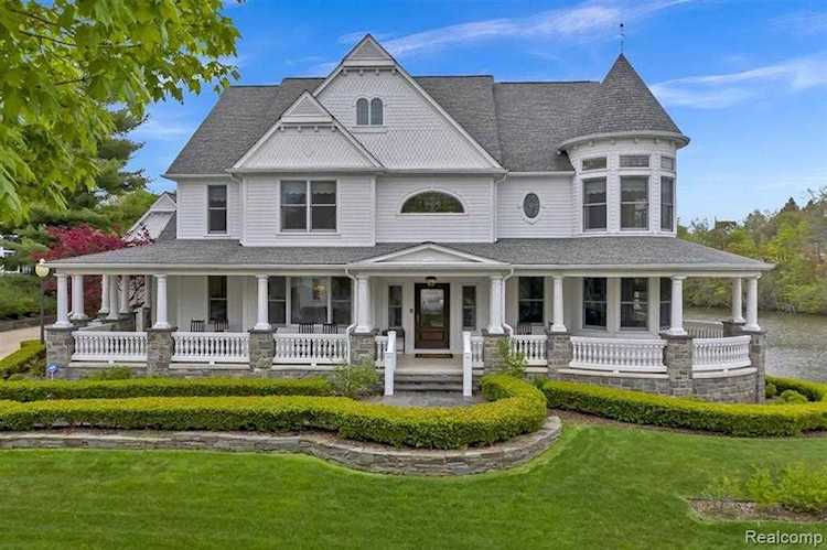 412 Horton St Northville, MI 48167