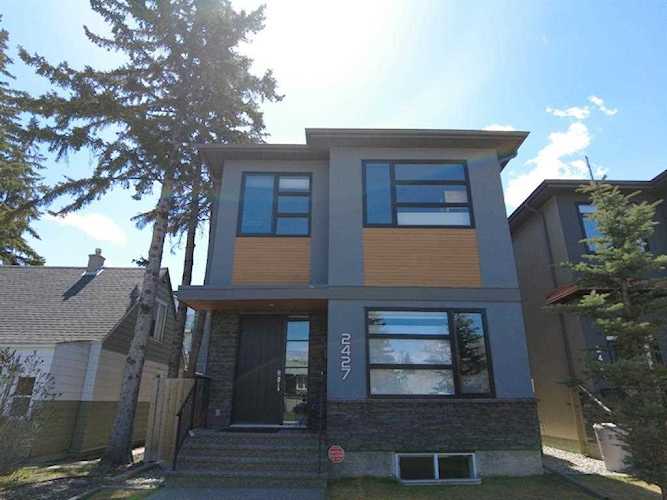 2427 3Rd Ave NW Calgary, AB T2N 0L2