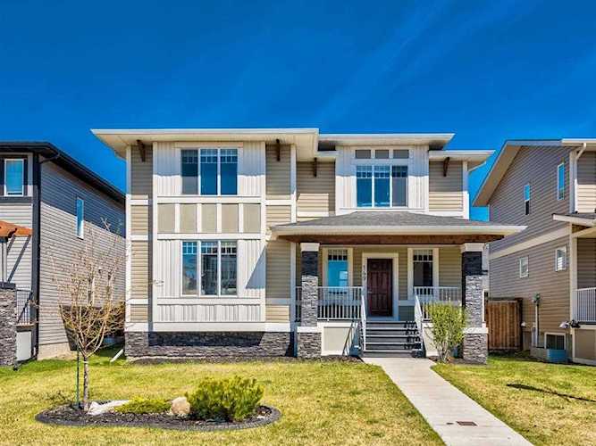 149 Rainbow Falls Glen Chestermere, AB T1X 0S5