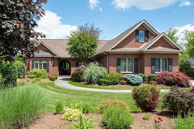 935 Timberline Dr Lenoir City, TN 37772