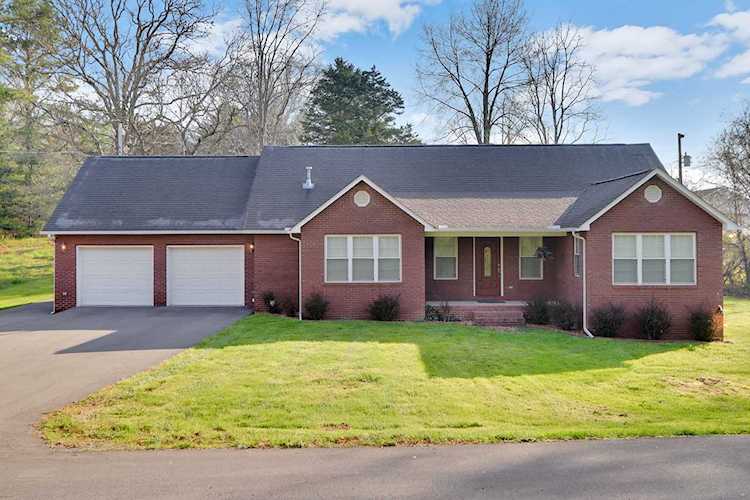 610 Elm Ave New Tazewell, TN 37825