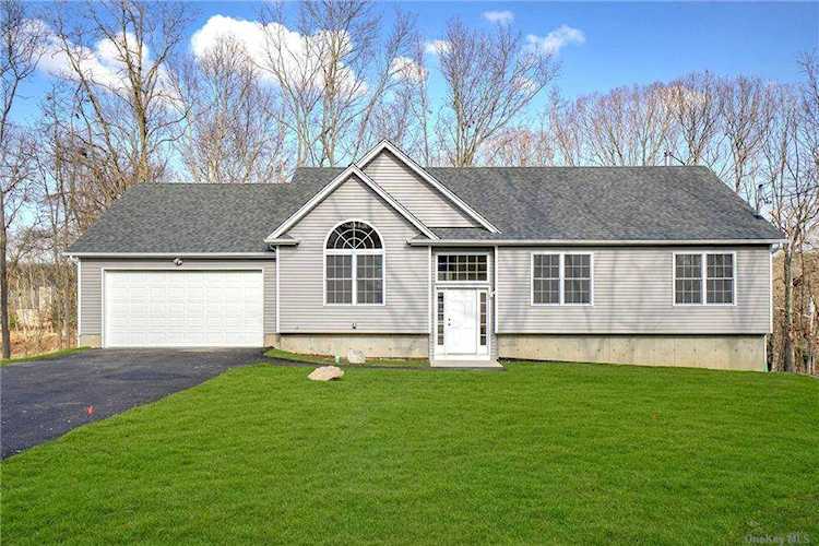 Lot 4 Blue Point Rd Farmingville, NY 11738