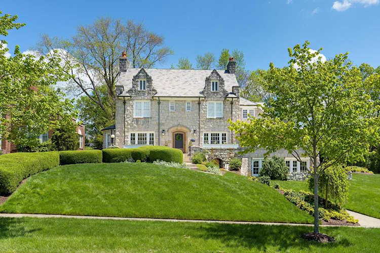 2074 Yorkshire Road Upper Arlington, OH 43221 | MLS 221015315 Photo 1