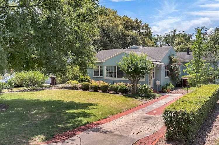 28 E Vanderbilt St Orlando, FL 32804