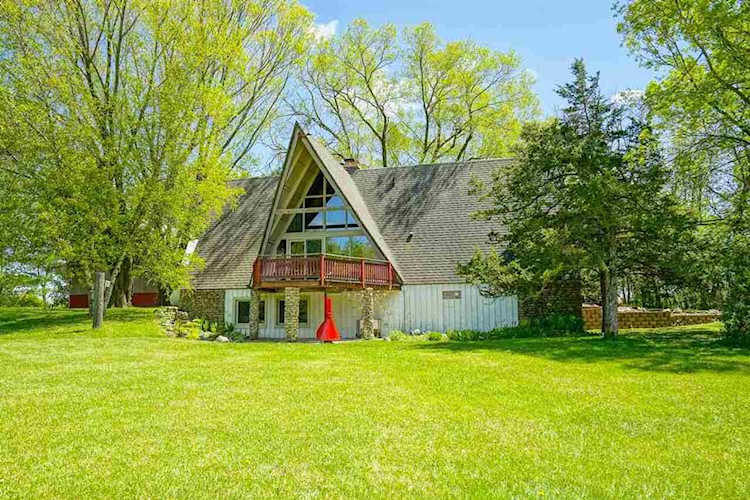 1654 S Hammen Rd Christiana, WI 53534