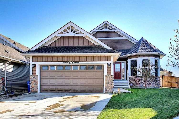 125 Bayside Ct SW Airdrie, AB T4B 0V3