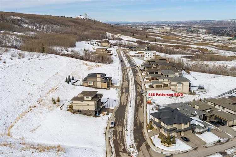418 Patterson Blvd SW Calgary, AB T3H 3N6