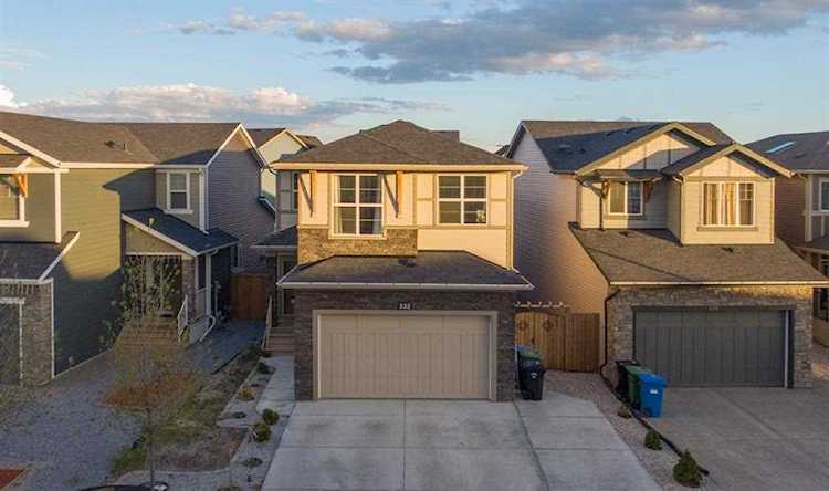 332 Legacy Heights SE Calgary, AB T2X 2G2