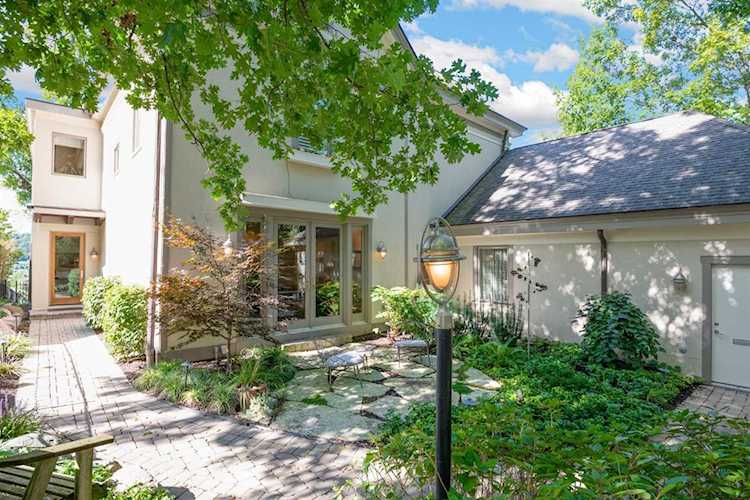 3312 Columbia Parkway Cincinnati, OH 45226