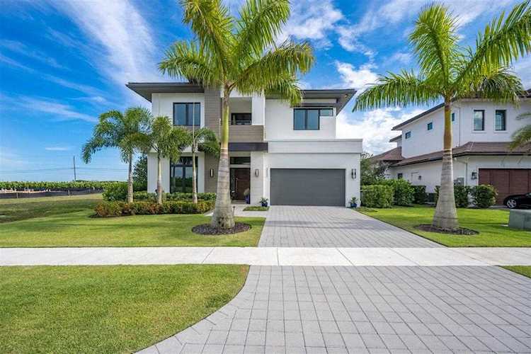 3032 Blue Cypress Lane Wellington, FL 33414
